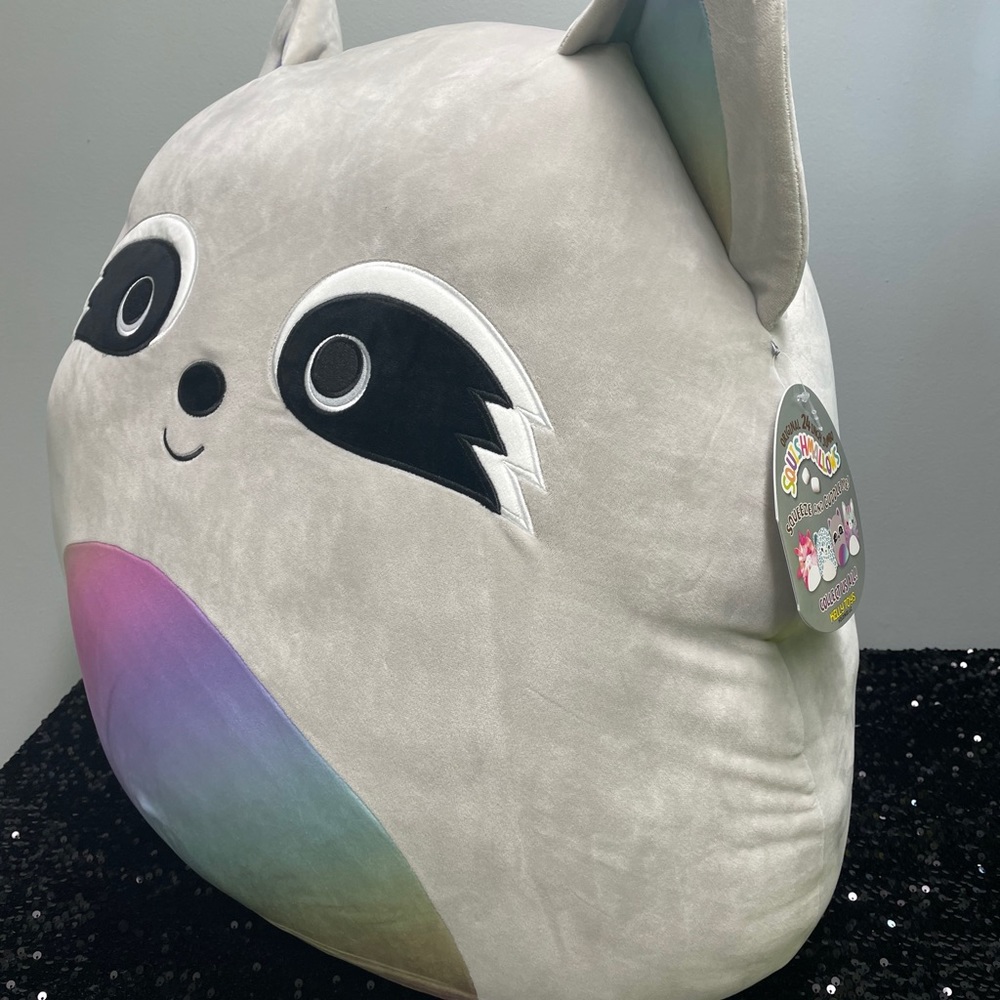 Max the raccoon Squishmallow